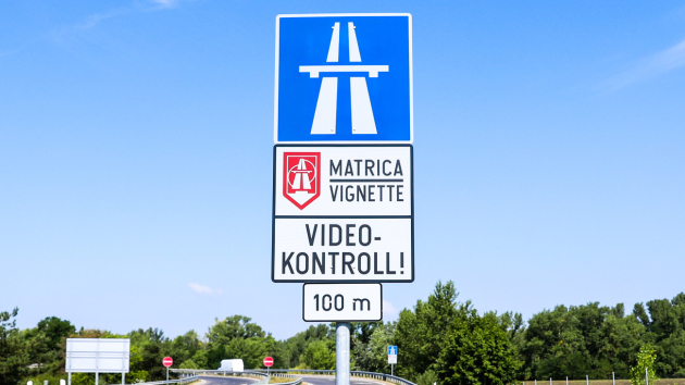 Kiderült, mikortól és mennyiért lehet megvenni az egynapos autópálya-matricát