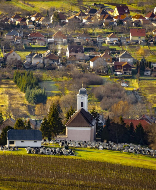 Jön a támogatás falusi utcákra, járdákra, hidakra, kerékpárutakra