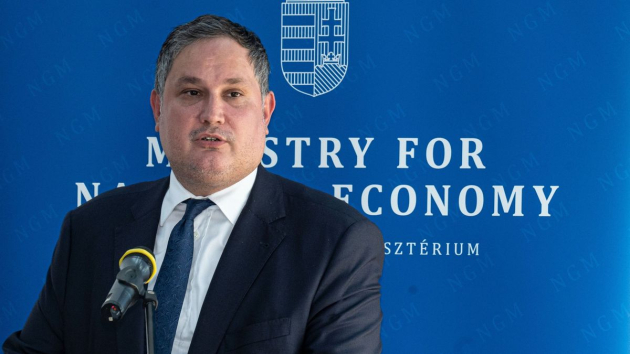 Nagy Márton az iváncsai akkugyár leállásáról: előfordul, hogy vannak huplik