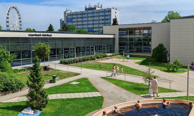 Átadták a Gyulai Várfürdő átalakított főépületét