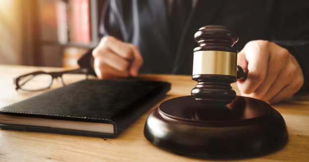 Tömeges felmondás: éhhalál küszöbén a bírósági alkalmazottak