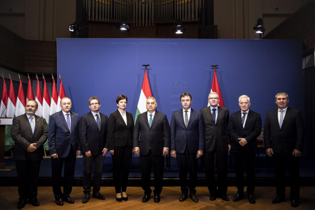 Aláírták a bérmegállapodást, nő a minimálbér és a garantált bérminimum