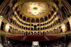 Szakszervezetiség mint vallás, avagy beoltva az opera ellen