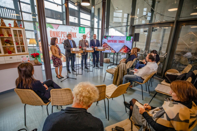 AZ ÜNNEPI IDŐSZAKBAN SEM LESZ HIÁNY MAGYAR SERTÉSHÚSBÓL