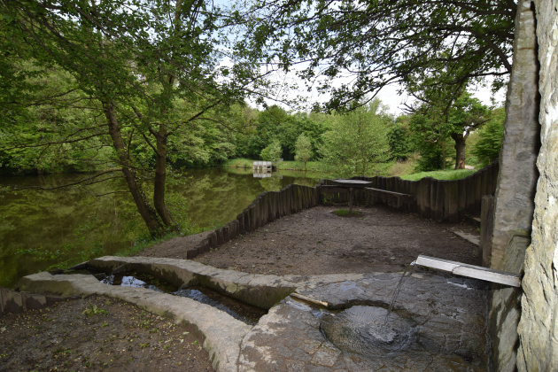 Minden forrás eleven emlék