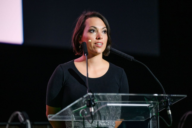 Orbán Ráhel: A kézzel írt üdvözlőkártya személyességét a robotok nem tudják pótolni